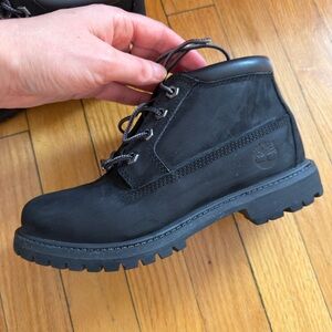 Timberland Nellie Women's Waterproof Chukka Boot Black Nubuck, Size 6M